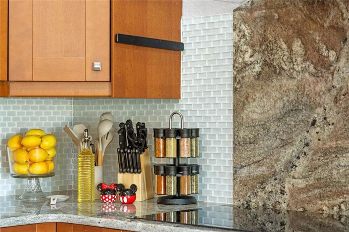 Image No.22-5 Bed Property for sale