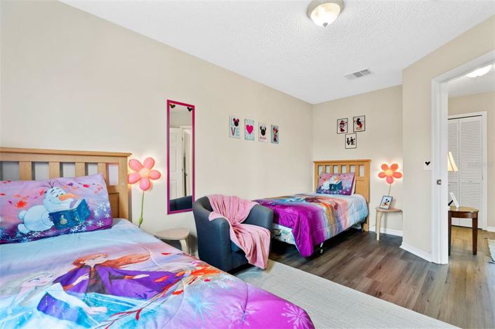 Image No.27-4 Bed Townhouse for sale