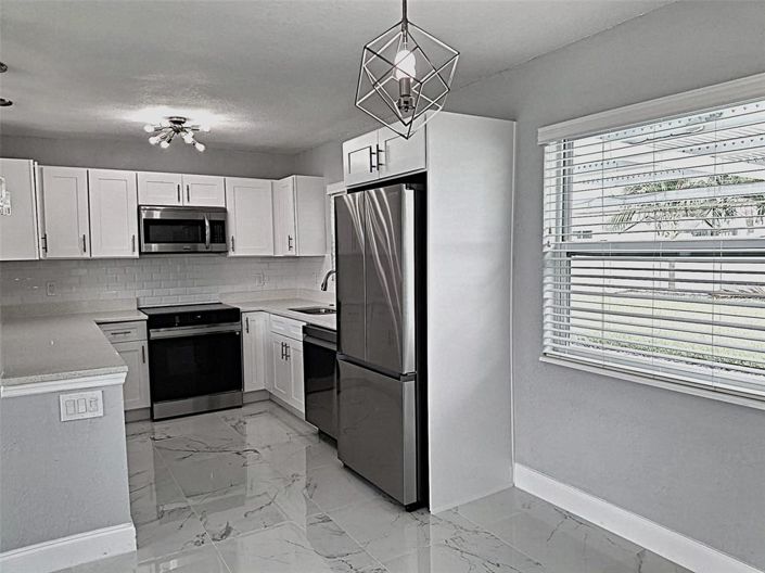 Image No.9-2 Bed Property for sale