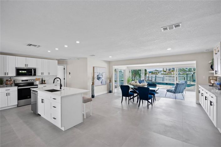 Image No.12-3 Bed Property for sale