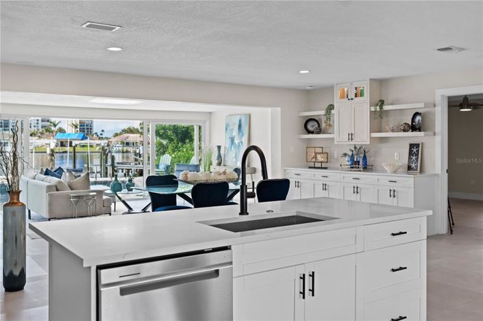 Image No.14-3 Bed Property for sale