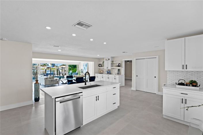 Image No.15-3 Bed Property for sale