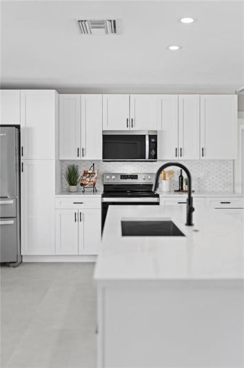 Image No.16-3 Bed Property for sale