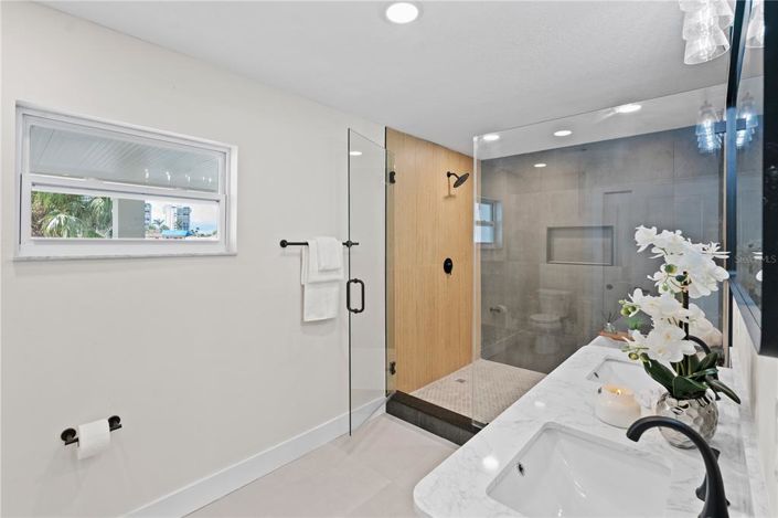 Image No.26-3 Bed Property for sale