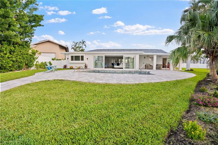 Image No.3-3 Bed Property for sale