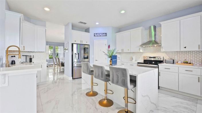 Image No.11-5 Bed Property for sale