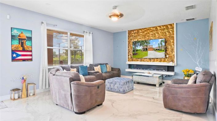 Image No.14-5 Bed Property for sale