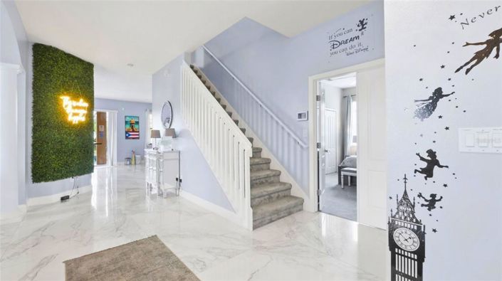 Image No.6-5 Bed Property for sale