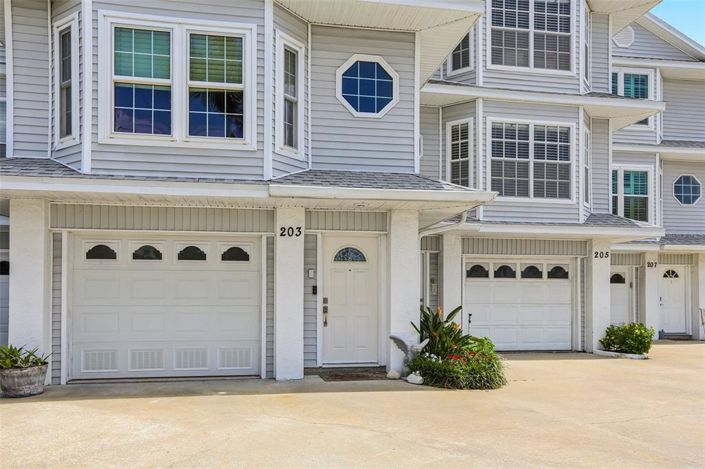 Image No.1-3 Bed Townhouse for sale