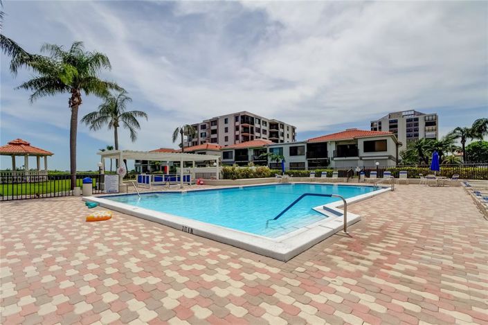 Image No.13-Propriété de 2 chambres à vendre à St. Petersburg