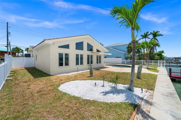 Image No.27-3 Bed Property for sale