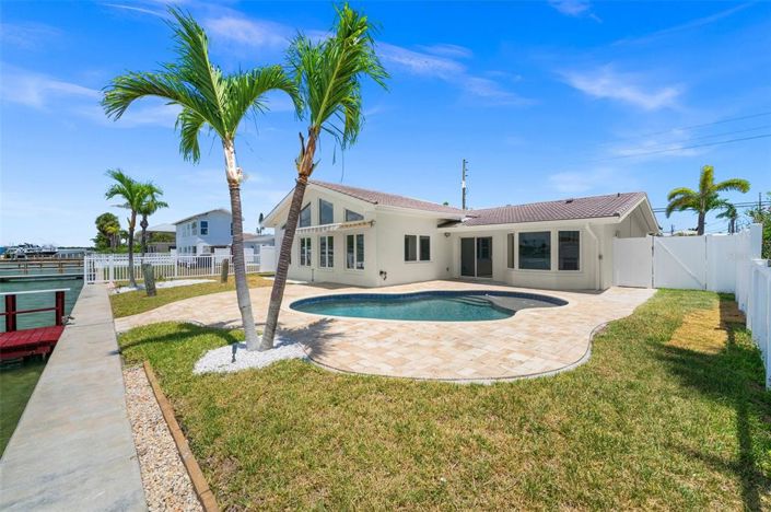 Image No.30-3 Bed Property for sale