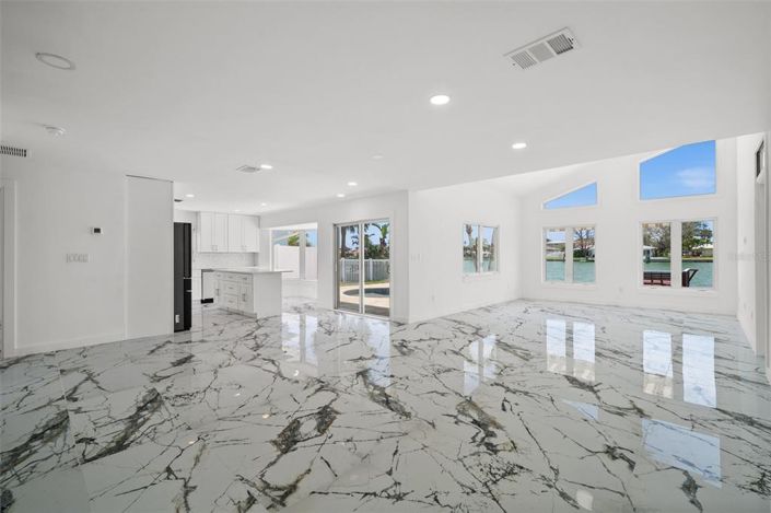 Image No.36-3 Bed Property for sale