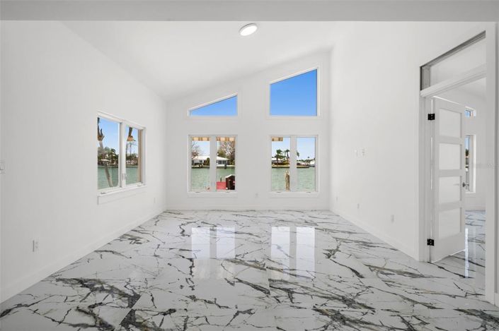 Image No.45-3 Bed Property for sale