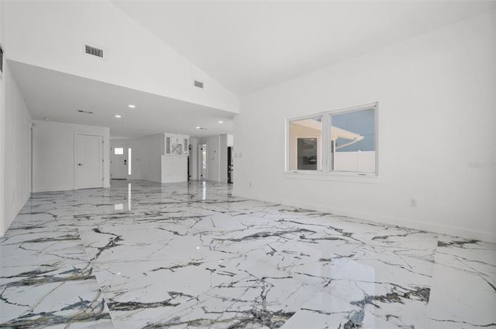 Image No.48-3 Bed Property for sale