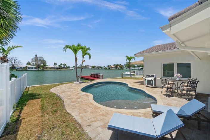 Image No.65-3 Bed Property for sale