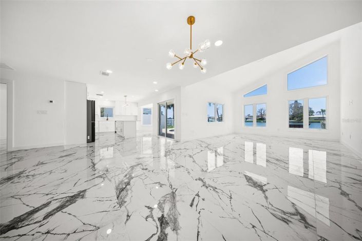 Image No.66-3 Bed Property for sale