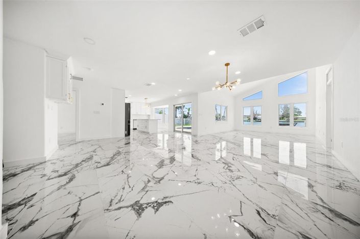 Image No.67-3 Bed Property for sale