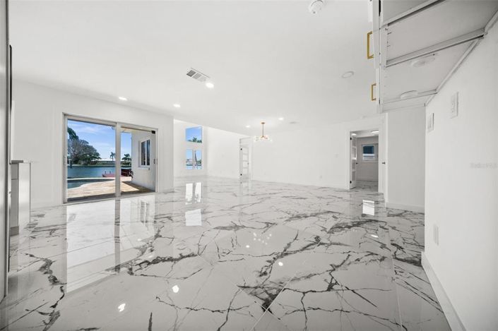 Image No.69-3 Bed Property for sale