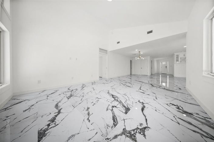 Image No.87-3 Bed Property for sale