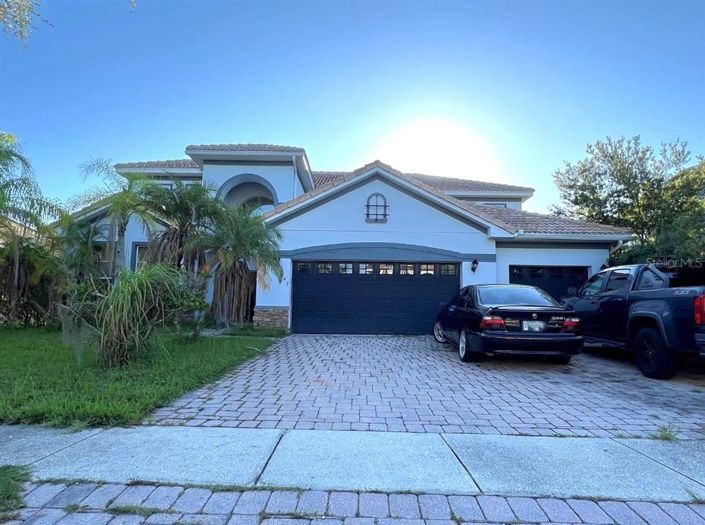 Image No.1-4 Bed Property for sale
