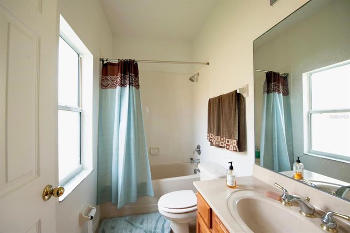 Image No.10-4 Bed Property for sale