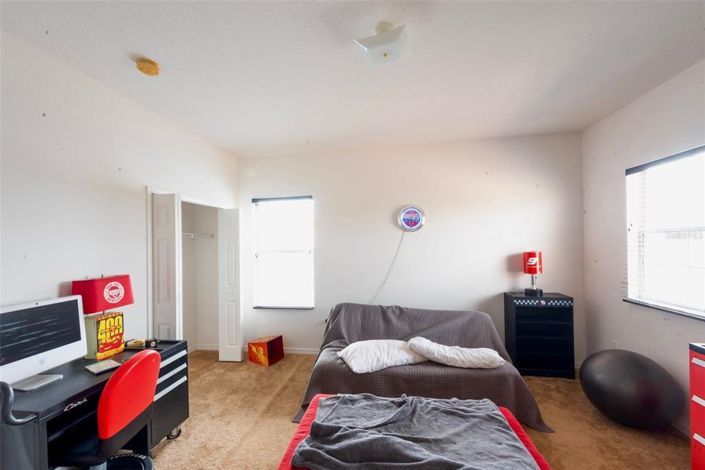 Image No.15-4 Bed Property for sale