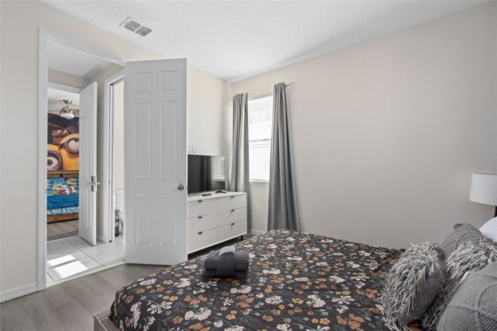 Image No.36-9 Bed Property for sale