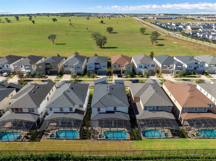 Image No.64-9 Bed Property for sale