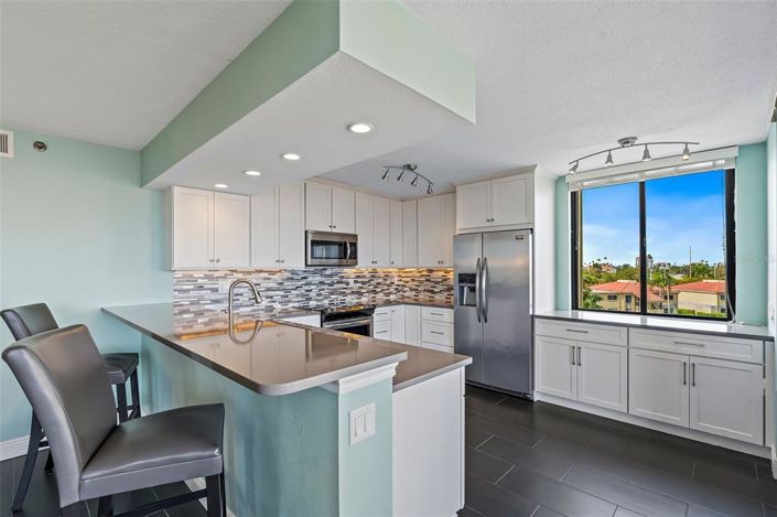 Image No.7-2 Bed Property for sale