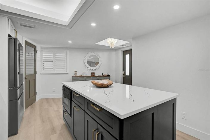 Image No.17-2 Bed Property for sale