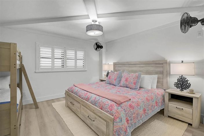 Image No.20-2 Bed Property for sale