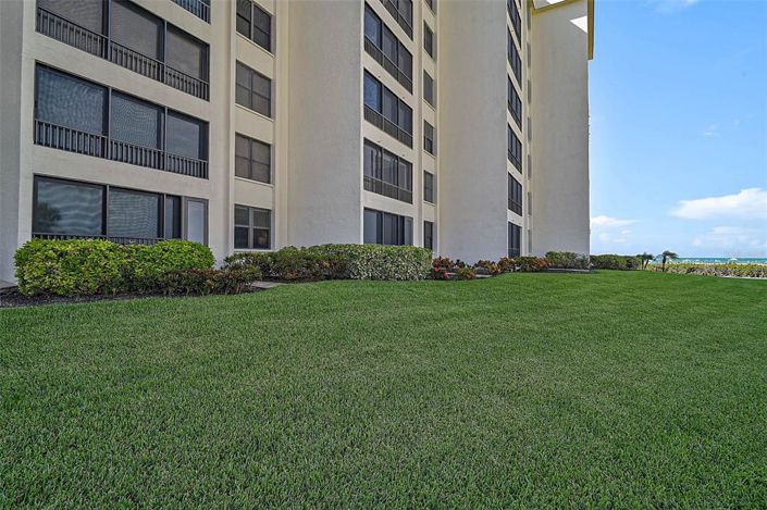 Image No.30-2 Bed Property for sale