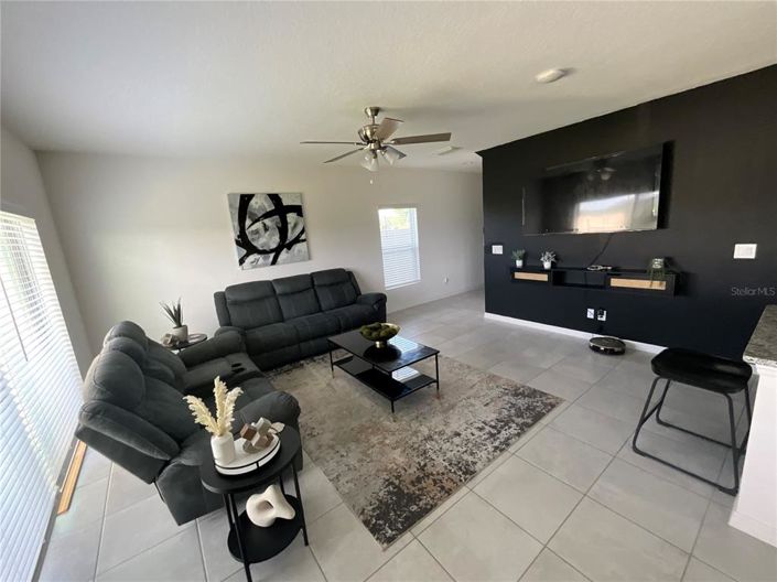 Image No.4-4 Bed Property for sale