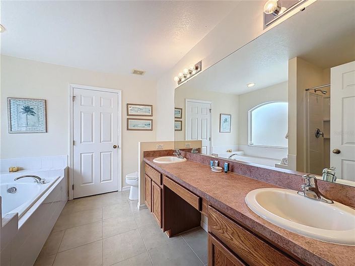 Image No.41-4 Bed Property for sale