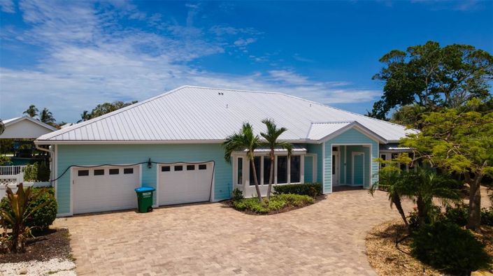 Image No.1-4 Bed Property for sale
