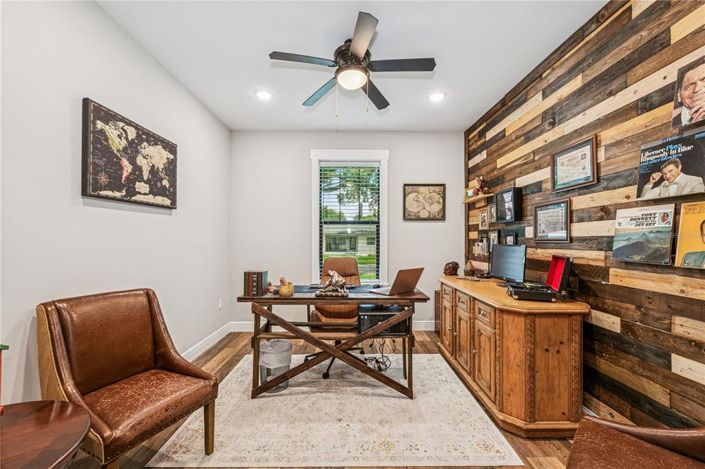 Image No.12-3 Bed Property for sale