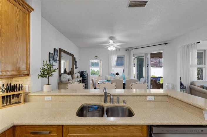 Image No.10-3 Bed Property for sale