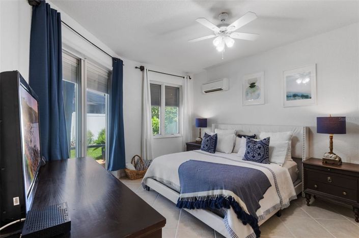 Image No.17-3 Bed Property for sale