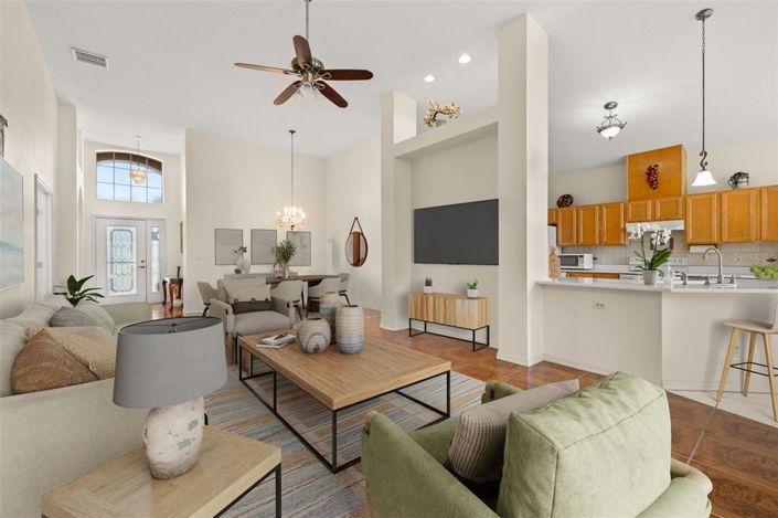 Image No.10-3 Bed Property for sale