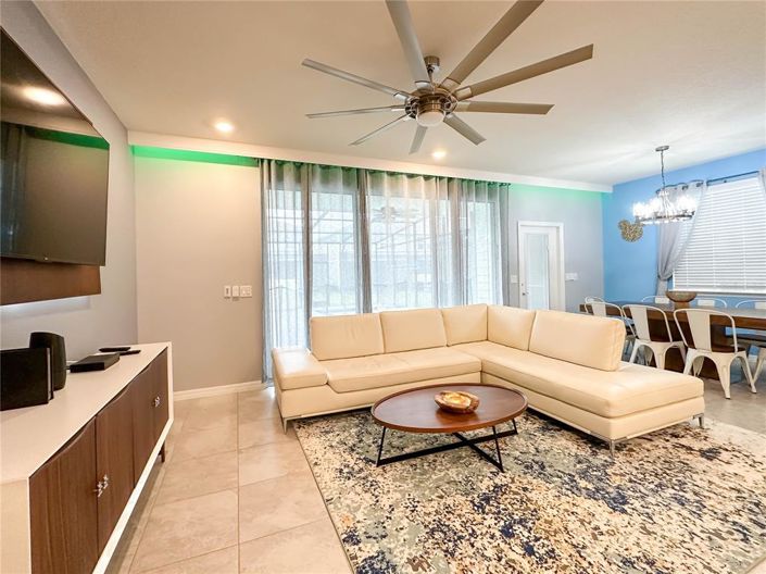 Image No.11-5 Bed Townhouse for sale