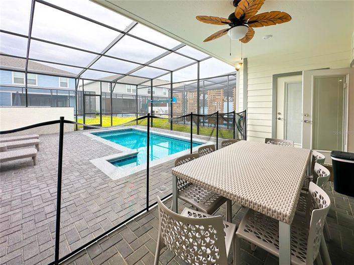 Image No.45-5 Bed Townhouse for sale