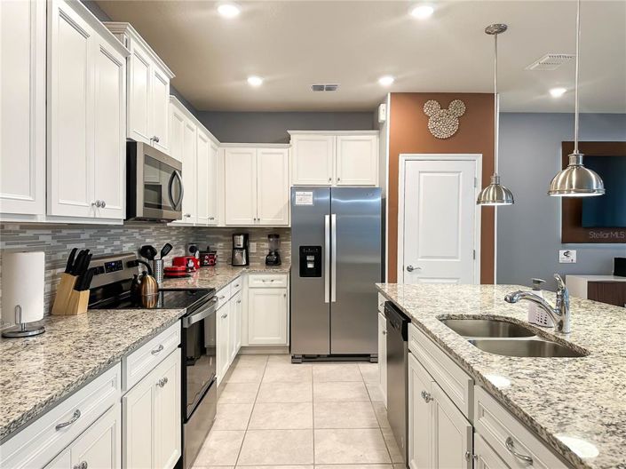 Image No.5-5 Bed Townhouse for sale