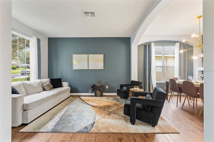 Image No.24-7 Bed Property for sale