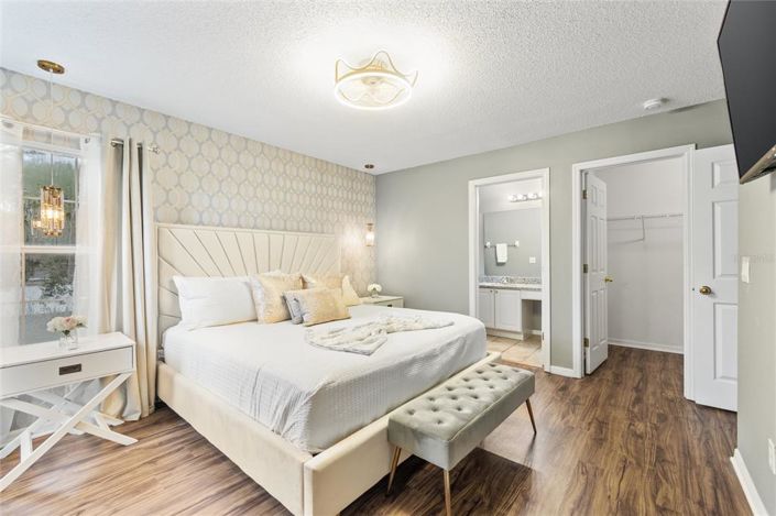 Image No.37-7 Bed Property for sale