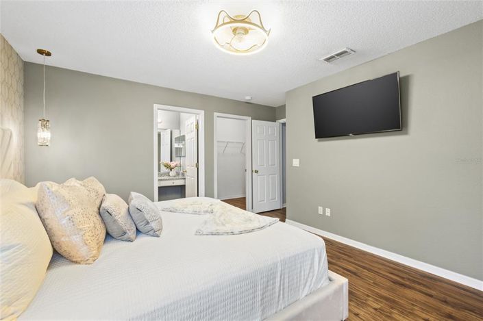 Image No.38-7 Bed Property for sale