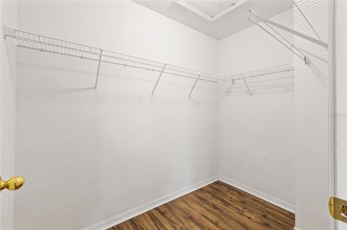 Image No.50-7 Bed Property for sale