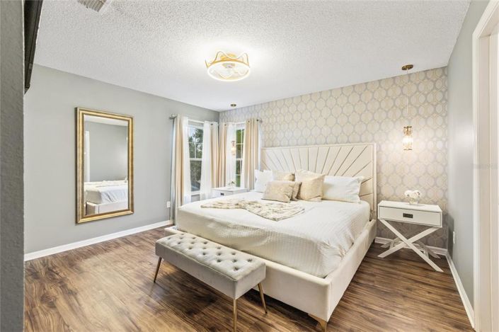 Image No.8-7 Bed Property for sale