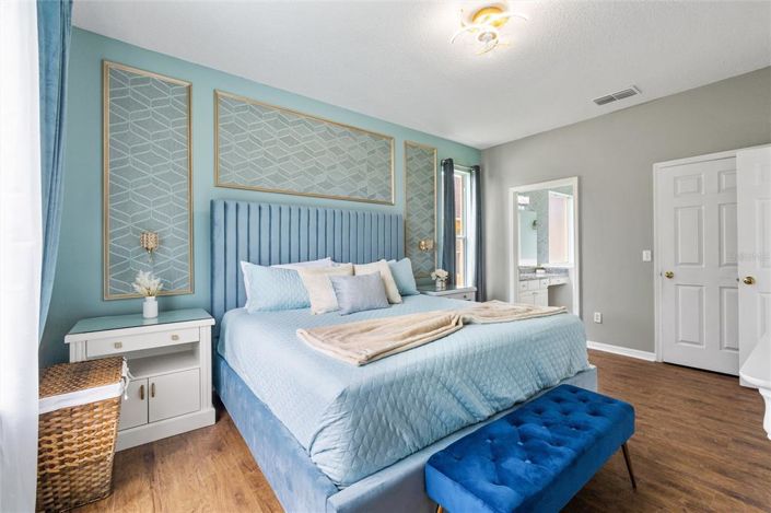 Image No.9-7 Bed Property for sale