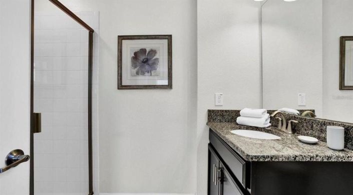 Image No.21-5 Bed Townhouse for sale